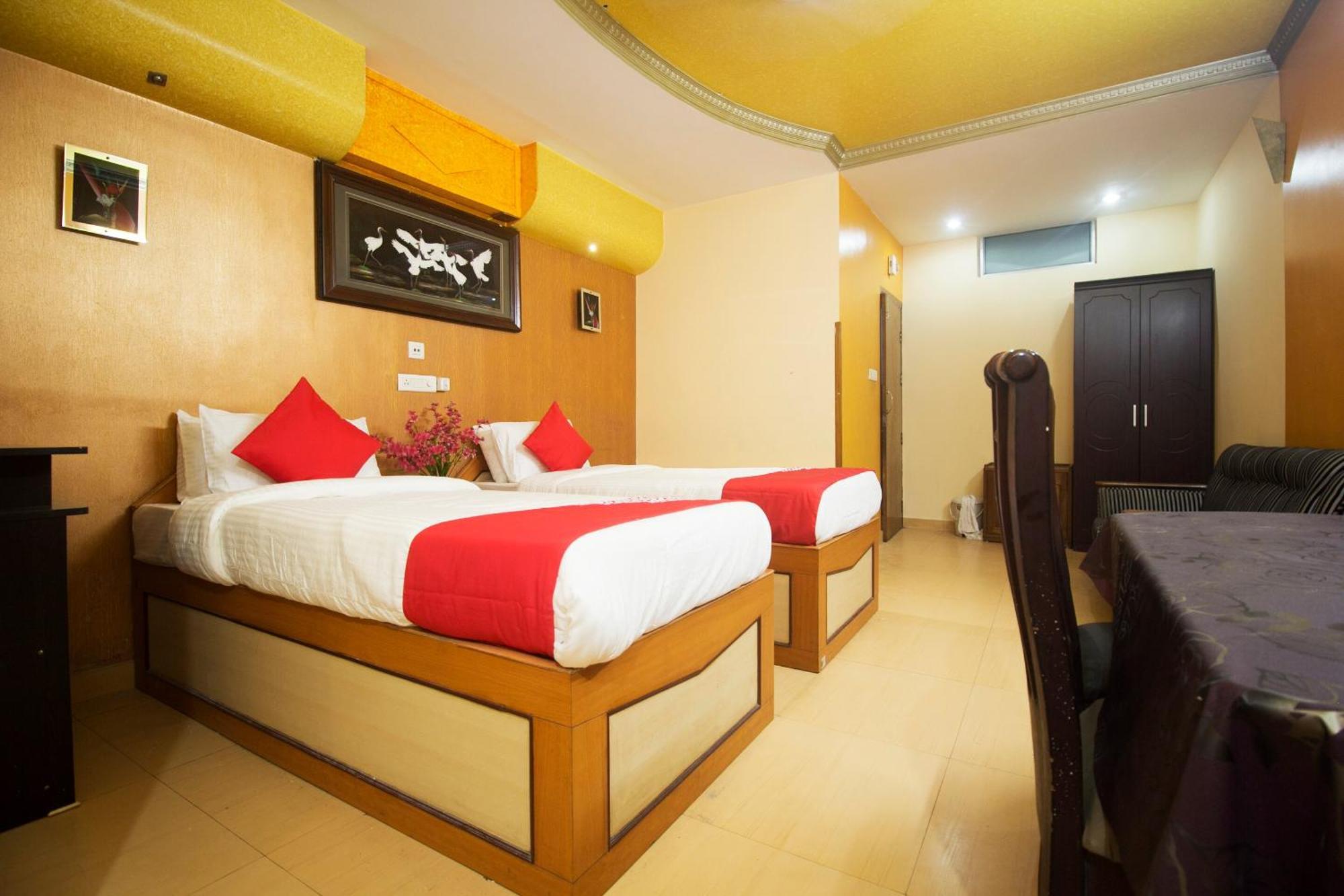 Hotel O Golden Moments Siliguri Exterior foto